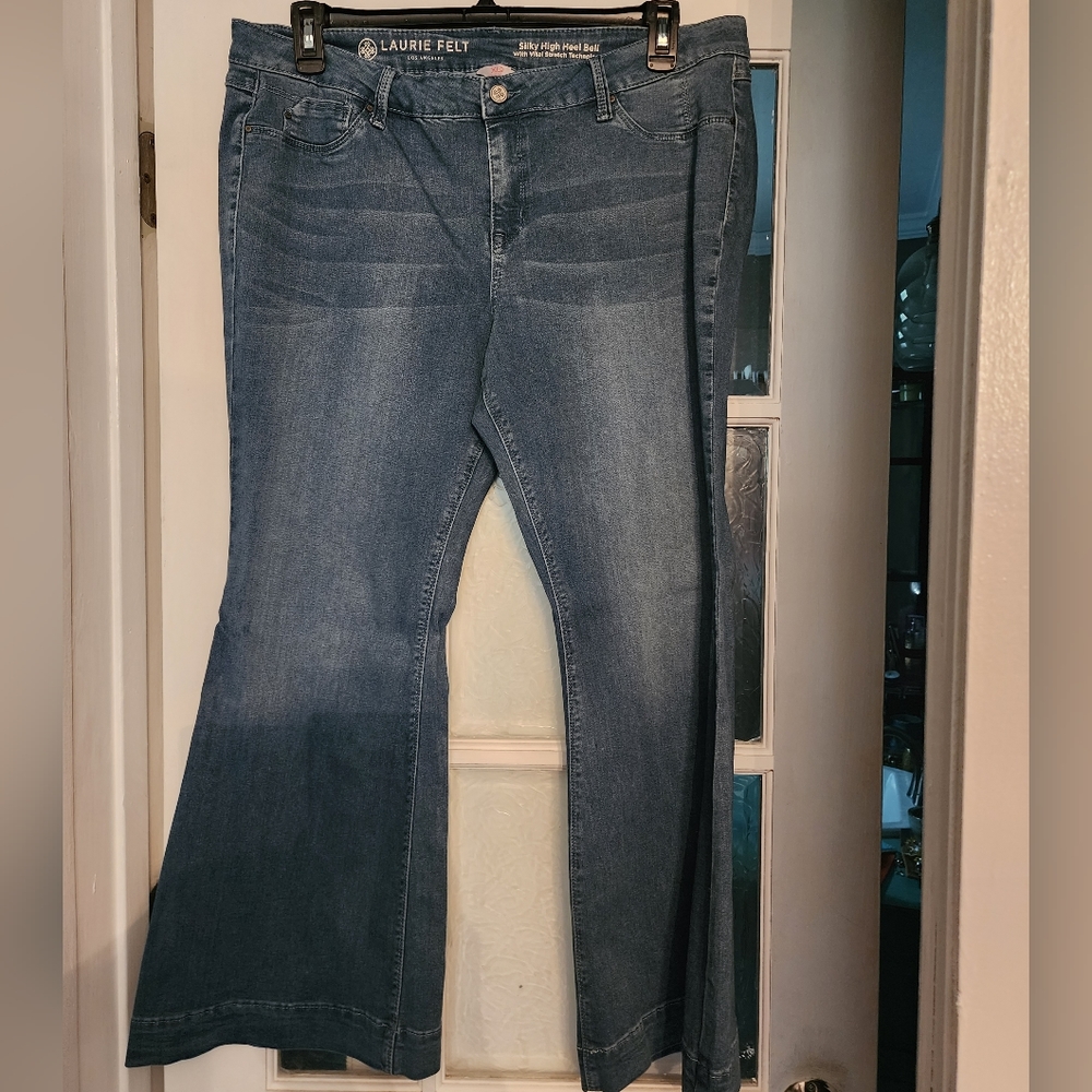 Laurie felt jeans.